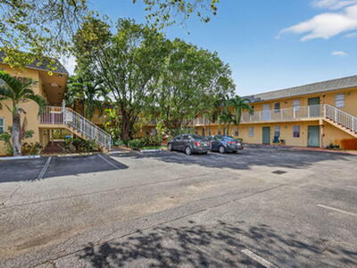 4051 N Dixie Highway, Oakland Park, FL 33334