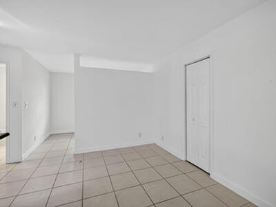 4051 N Dixie Highway, Oakland Park, FL 33334