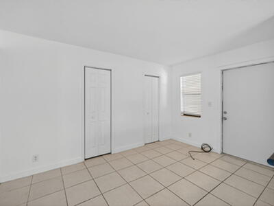 4051 N Dixie Highway, Oakland Park, FL 33334