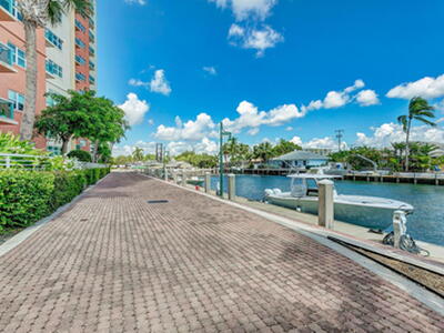 2650 Lake Shore Drive, Riviera Beach, FL 33404