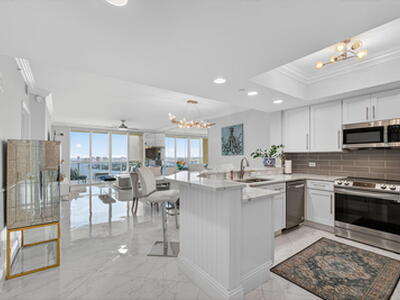 2650 Lake Shore Drive, Riviera Beach, FL 33404