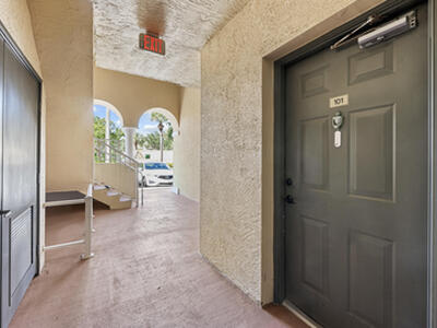 6410 Emerald Dunes Drive, West Palm Beach, FL 33411