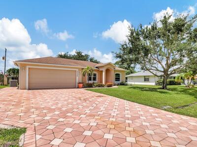 2426 SE Betty Road, Port Saint Lucie, FL 34952
