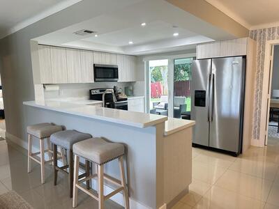 426 SW 8th Avenue, Boynton Beach, FL 33435