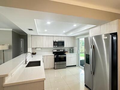 426 SW 8th Avenue, Boynton Beach, FL 33435