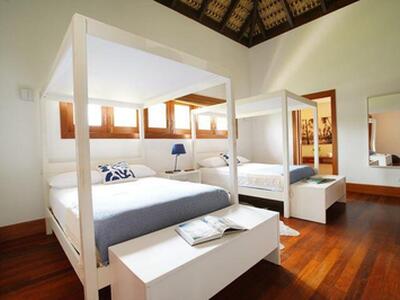 12 00, Casa de Campo, DR 22000