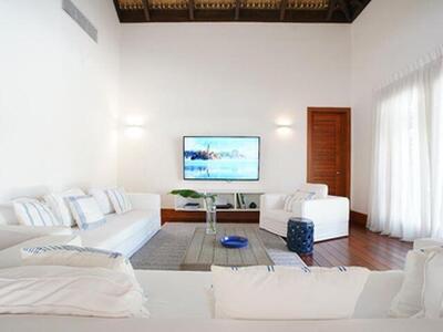 12 00, Casa de Campo, DR 22000