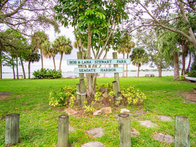 1360 SW Albatross Way, Palm City, FL 34990