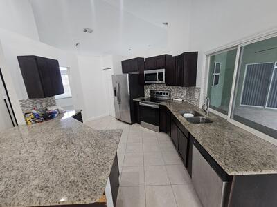 3215 SE Pinto Street, Port Saint Lucie, FL 34983