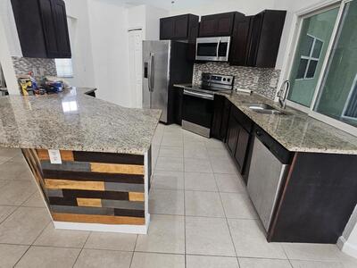 3215 SE Pinto Street, Port Saint Lucie, FL 34983