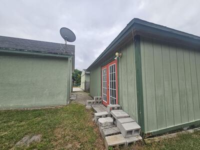 3215 SE Pinto Street, Port Saint Lucie, FL 34983