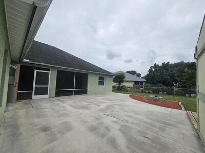 3215 SE Pinto Street, Port Saint Lucie, FL 34983