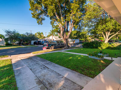 954 Omar Road, West Palm Beach, FL 33405