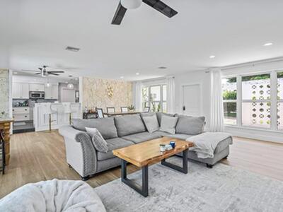 711 SW 25th Place, Boynton Beach, FL 33435