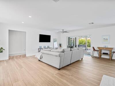 711 SW 25th Place, Boynton Beach, FL 33435