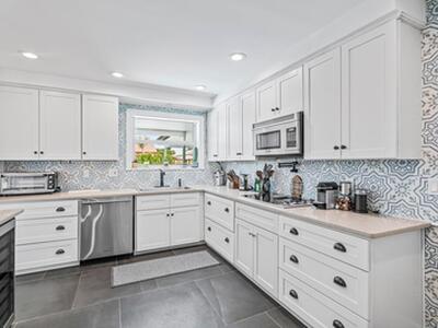 711 SW 25th Place, Boynton Beach, FL 33435