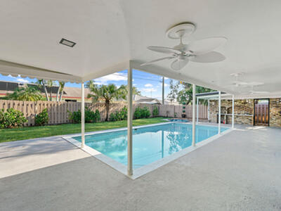 711 SW 25th Place, Boynton Beach, FL 33435