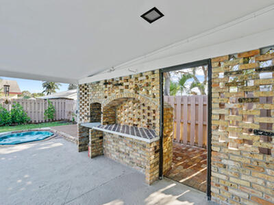 711 SW 25th Place, Boynton Beach, FL 33435