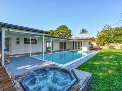 711 SW 25th Place, Boynton Beach, FL 33435