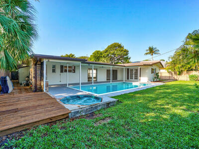 711 SW 25th Place, Boynton Beach, FL 33435
