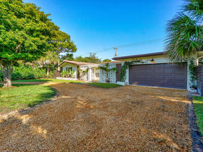 711 SW 25th Place, Boynton Beach, FL 33435