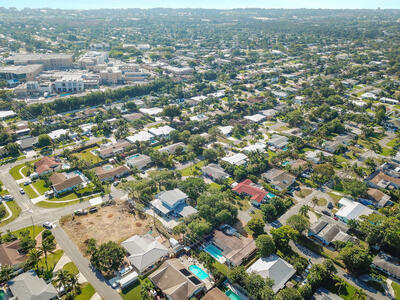 711 SW 25th Place, Boynton Beach, FL 33435