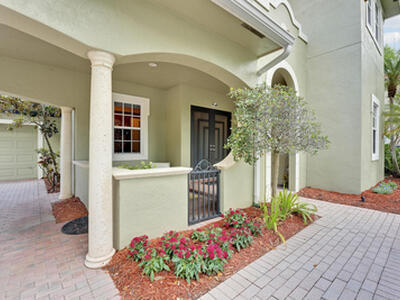 127 Via Castilla, Jupiter, FL 33458