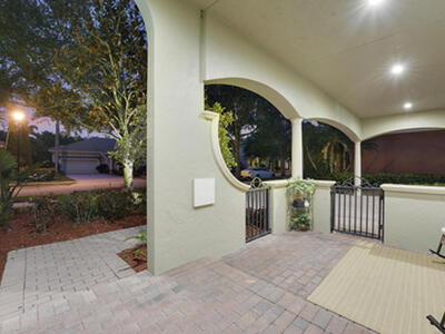 127 Via Castilla, Jupiter, FL 33458