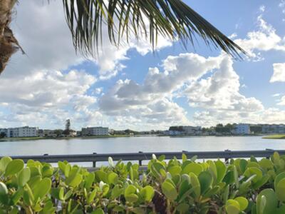 2092 Wolverton, Boca Raton, FL 33434