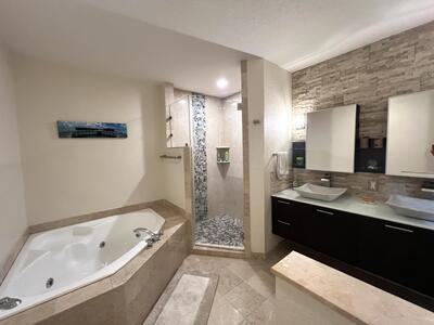 1640 Presidential Way, West Palm Beach, FL 33401