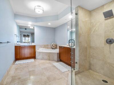 2650 Lake Shore Drive, Riviera Beach, FL 33404