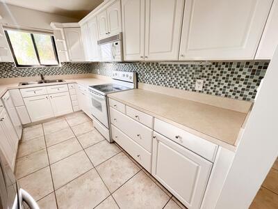 125 S Palmway Avenue, Lake Worth Beach, FL 33460