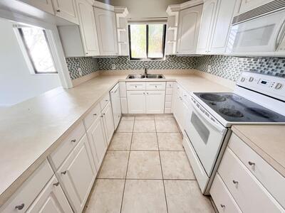 125 S Palmway Avenue, Lake Worth Beach, FL 33460