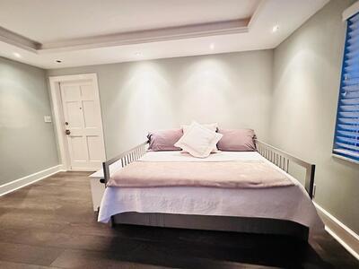 2424 NE 9th Street, Fort Lauderdale, FL 33304