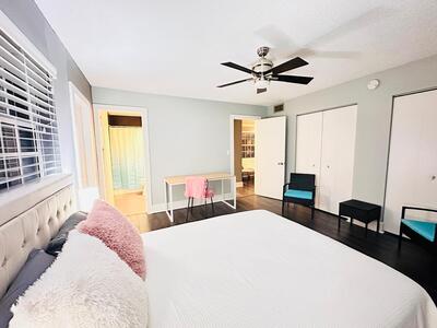 2424 NE 9th Street, Fort Lauderdale, FL 33304