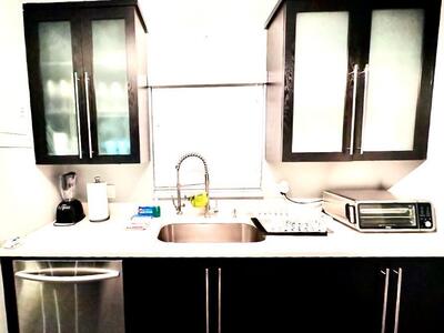 2424 NE 9th Street, Fort Lauderdale, FL 33304