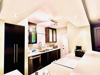 2424 NE 9th Street, Fort Lauderdale, FL 33304