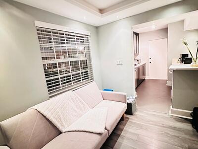 2424 NE 9th Street, Fort Lauderdale, FL 33304