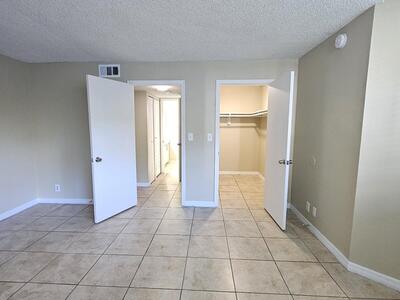 2000 N Congress Avenue, West Palm Beach, FL 33401