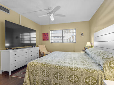 5401 NW 2nd Avenue, Boca Raton, FL 33487