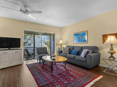 5401 NW 2nd Avenue, Boca Raton, FL 33487