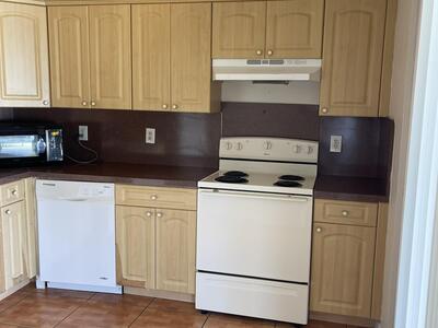 3816 Woodridge Terrace, Palm Springs, FL 33461