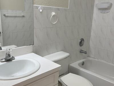 3816 Woodridge Terrace, Palm Springs, FL 33461