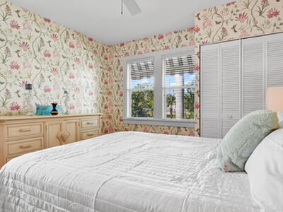 194 Almeria Road, West Palm Beach, FL 33405