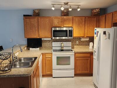 562 SE Majestic Terrace, Port Saint Lucie, FL 34983