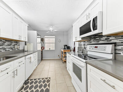 6768 10th Avenue N, Lake Worth, FL 33467