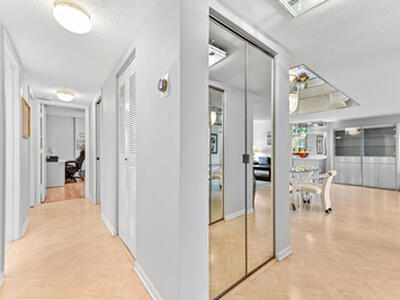 6768 10th Avenue N, Lake Worth, FL 33467