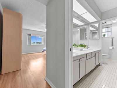 6768 10th Avenue N, Lake Worth, FL 33467