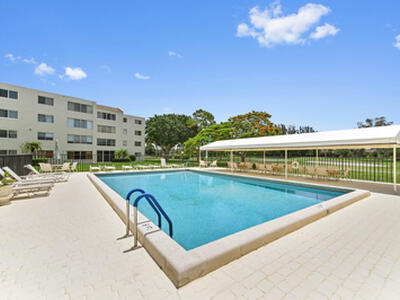 6768 10th Avenue N, Lake Worth, FL 33467