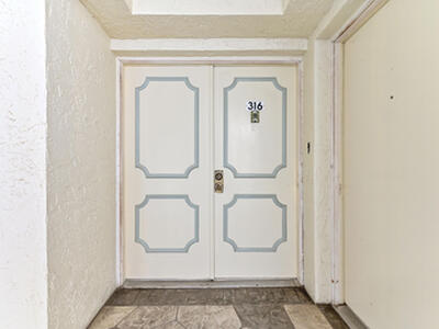 6768 10th Avenue N, Lake Worth, FL 33467